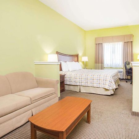 Days Inn & Suites By Wyndham Swainsboro Eksteriør bilde