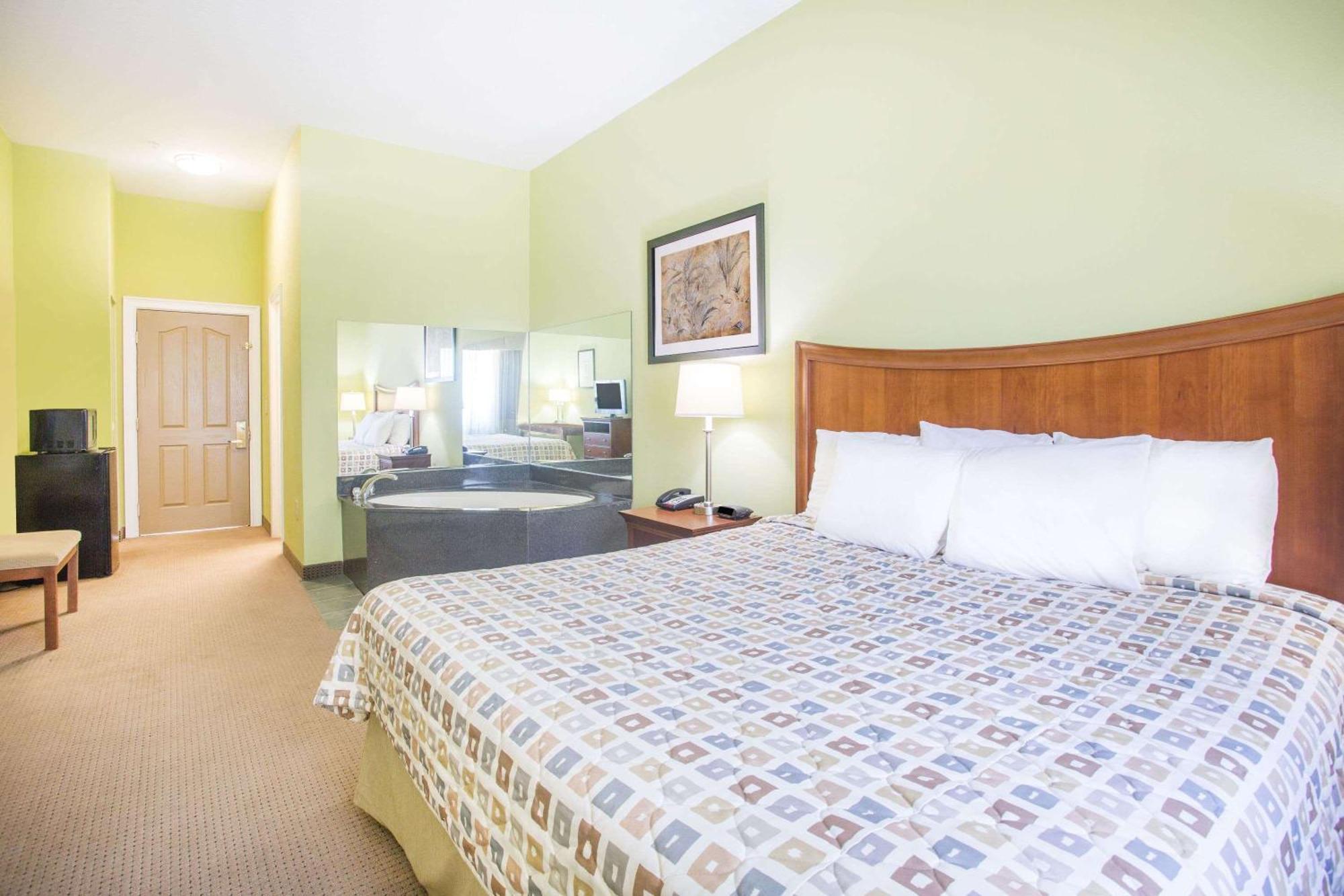 Days Inn & Suites By Wyndham Swainsboro Eksteriør bilde