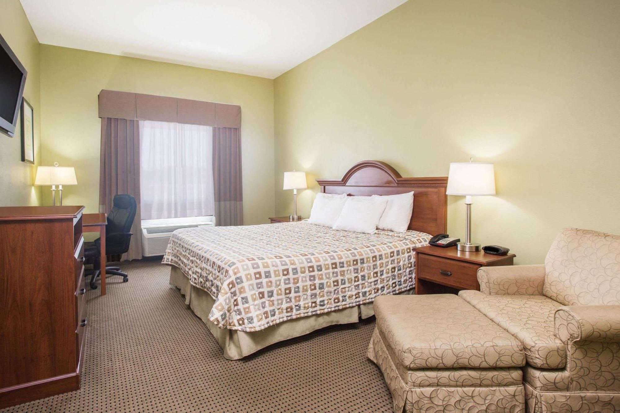 Days Inn & Suites By Wyndham Swainsboro Eksteriør bilde